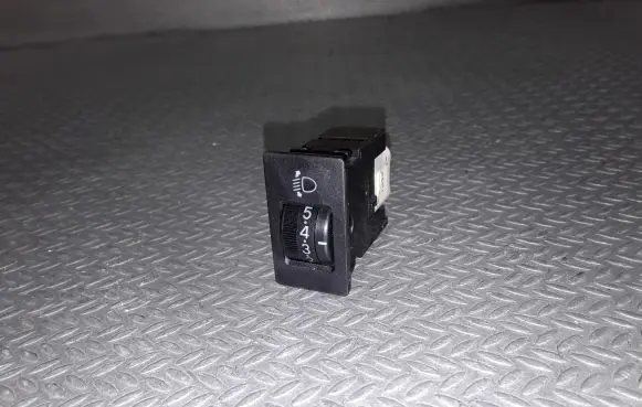 Toyota RAV 4 (XA20) Headlight level height control switch