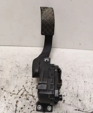 Volkswagen PASSAT B5.5 Accelerator throttle pedal 8D1723523M