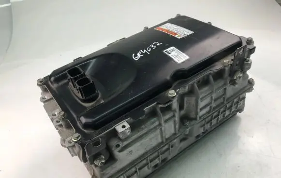 Voltage converter inverter