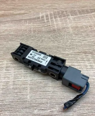 Chrysler Voyager Airbag deployment crash/impact sensor 04727069AD 1572303602 029