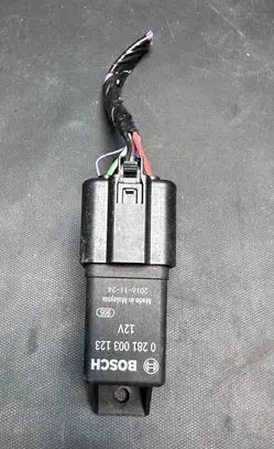 Land Rover Discovery 5 Glow plug pre-heat relay 0281003123 20161124