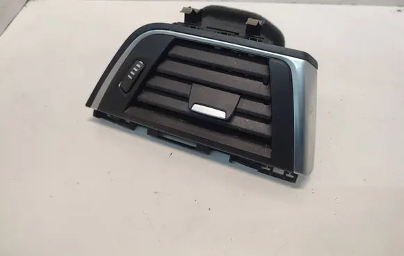 BMW M3 F80 Dashboard side air vent grill/cover trim 9346225 64229346225