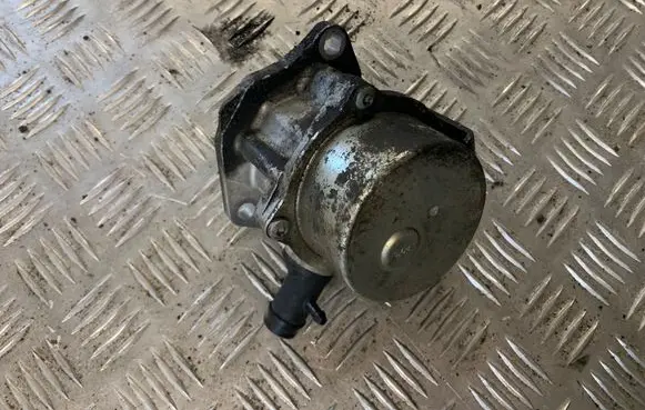 Nissan Qashqai Vacuum pump