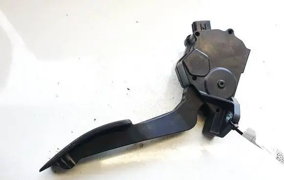 Subaru Forester SH Accelerator throttle pedal 36010ag140 198800-7120