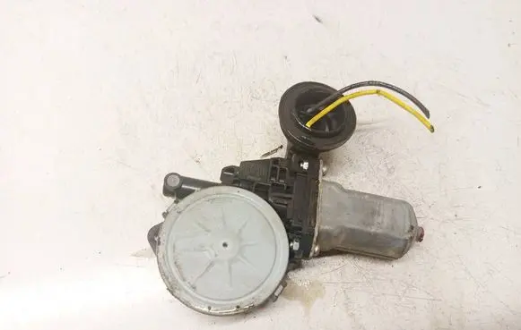Toyota RAV 4 (XA30) Front door window regulator motor 8571035180