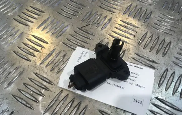 Skoda Fabia Mk1 (6Y) Air pressure sensor 03D906051