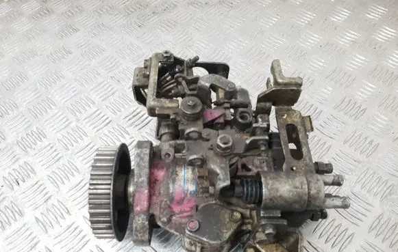 Fuel injection high pressure pump