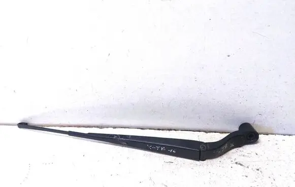 Nissan X-Trail T32 Front wiper blade arm 