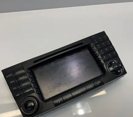 Mercedes-Benz CLS C219 Radio/CD/DVD/GPS head unit