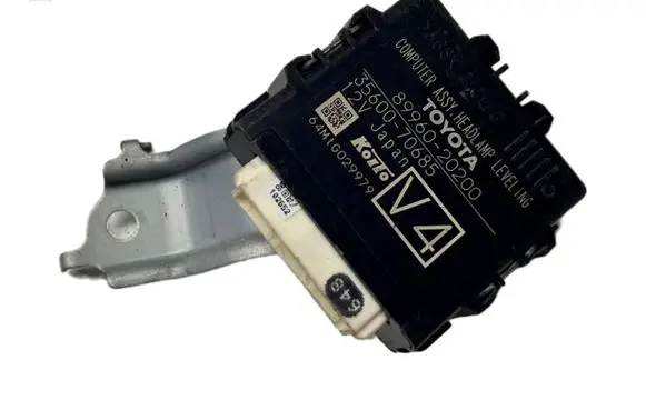 Toyota Avensis T270 Light module LCM 3560070685 8996020200 64MTG029979