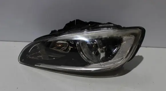 Volvo V60 Headlight/headlamp 31358097