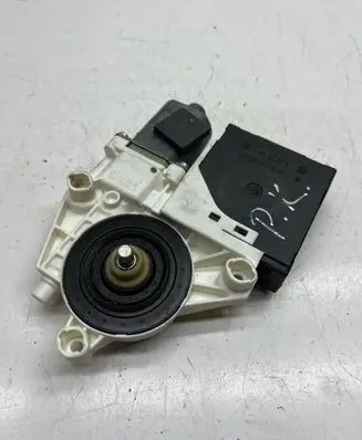 Audi A3 S3 8P Front door window regulator motor 8P0959801A 05074615
