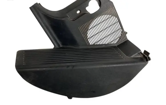 Foot area side trim