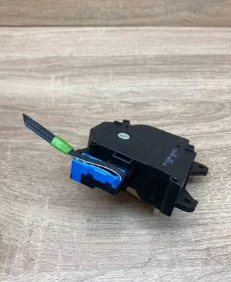 Toyota Verso Air flap motor/actuator 1138002810 WITHPLUG