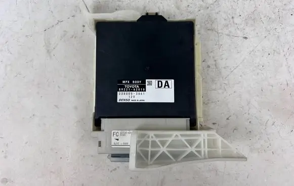 Toyota Mirai Comfort/convenience module 8922162010 89221-62010