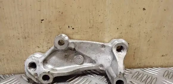Nissan X-Trail T31 Gearbox mounting bracket F6046000A