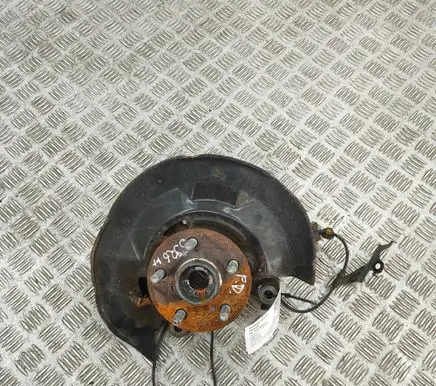 Toyota Prius (XW50) Front wheel hub 4230447050