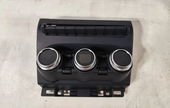 Renault Captur II Climate control unit 275100936R