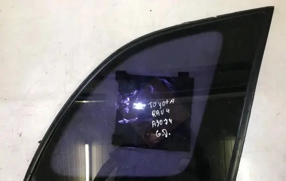 Toyota RAV 4 (XA20) Rear side window