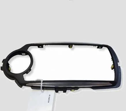 Toyota Yaris Radio/GPS head unit trim 864510D030