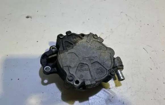 Skoda Fabia Mk2 (5J) Vacuum pump 03L145100
