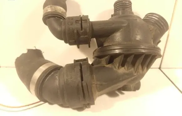 Thermostat/thermostat housing