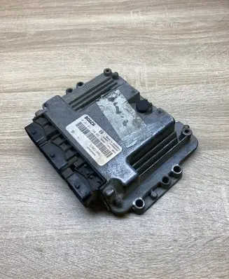 Renault Megane II Engine control unit/module ECU 8200310863 0281011390