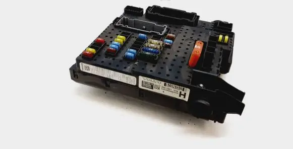 Volvo S60 Fuse module 30728512