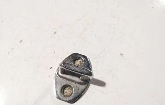 Volkswagen Golf Plus Rear door lock loop/hook striker 