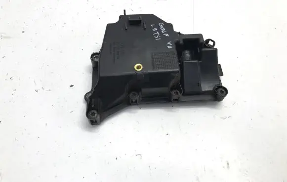 Volkswagen Golf VII Oil breather separator 04E103464AD