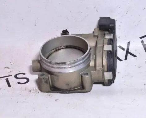 Porsche 911 996 Throttle body valve 99660511501 99660511500