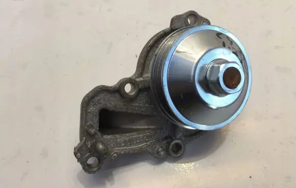 Citroen C4 III e-C4 Water pump 9803094380