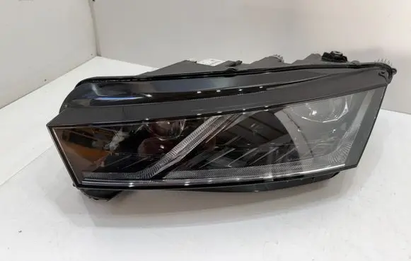 Skoda Octavia Mk4 Headlight/headlamp 5E4941015B