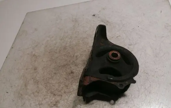 Engine mount bracket