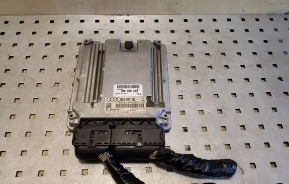 Audi A5 8T 8F Engine control unit/module 8K0907401 0281014014