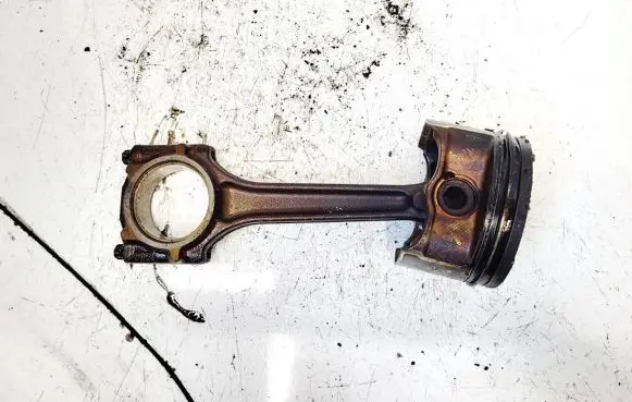 Seat Altea Piston with connecting rod