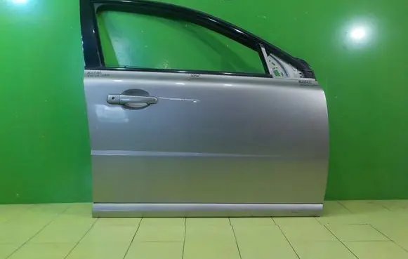Volvo V70 Front door PRZOD PRAWE