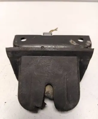 Audi A8 S8 D2 4D Tailgate/trunk/boot lock/catch/latch 893971632