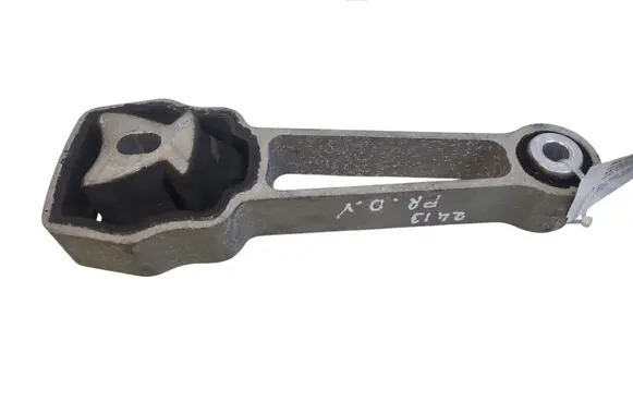 Volvo V70 Engine mount bracket 30793322