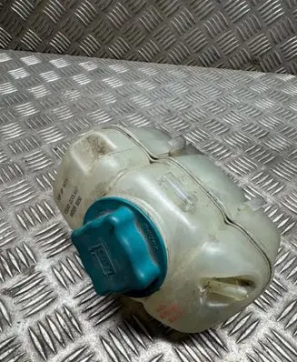 Volvo XC90 Coolant expansion tank/reservoir 30741971 30741972