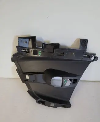 Renault Captur II Front bumper mounting bracket 628113210R