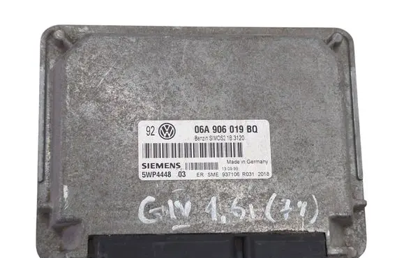 Volkswagen Golf IV Engine control unit/module 06A906019BQ SM0S21B3120 5WP444803