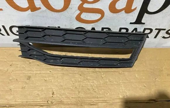 Skoda Superb B8 (3V) Front grill 3V0853666B