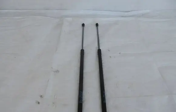 Opel Mokka X Tailgate strut 95095593