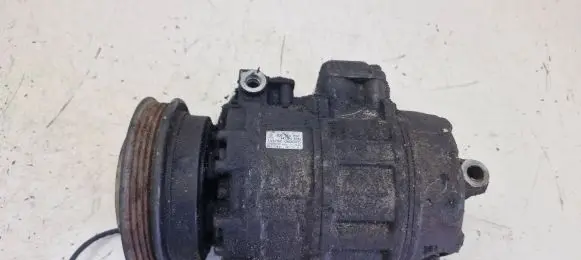 Volkswagen PASSAT B5 Air conditioning (A/C) compressor (pump) 8D0260808
