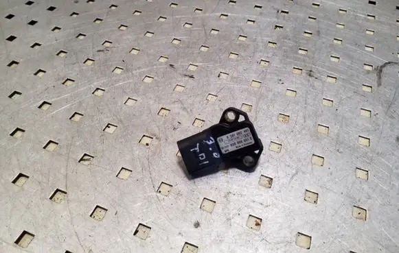 Volkswagen Touareg I Air pressure sensor 0281002401 038906051C