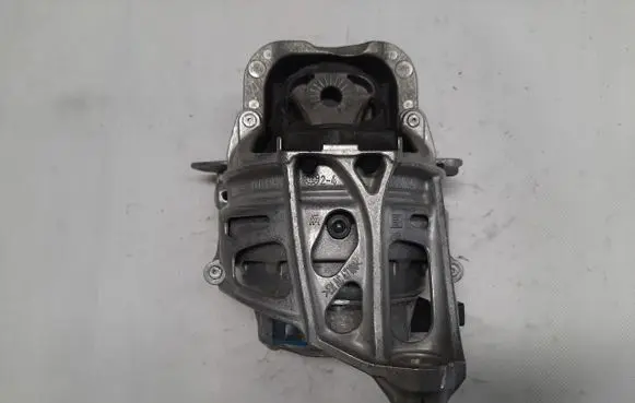 Audi A8 S8 D5 Engine mount vacuum valve 