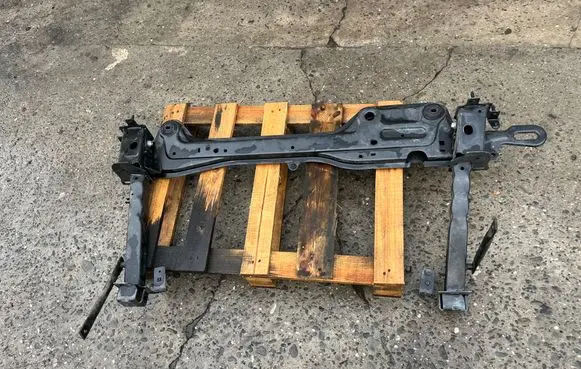 Renault Megane IV Front bumper support beam 