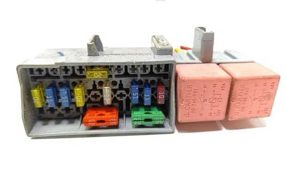 Renault Megane II Fuse module 13251
