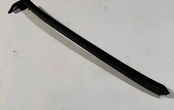 Ford Mustang V Front door trim (molding) AR33-7602565